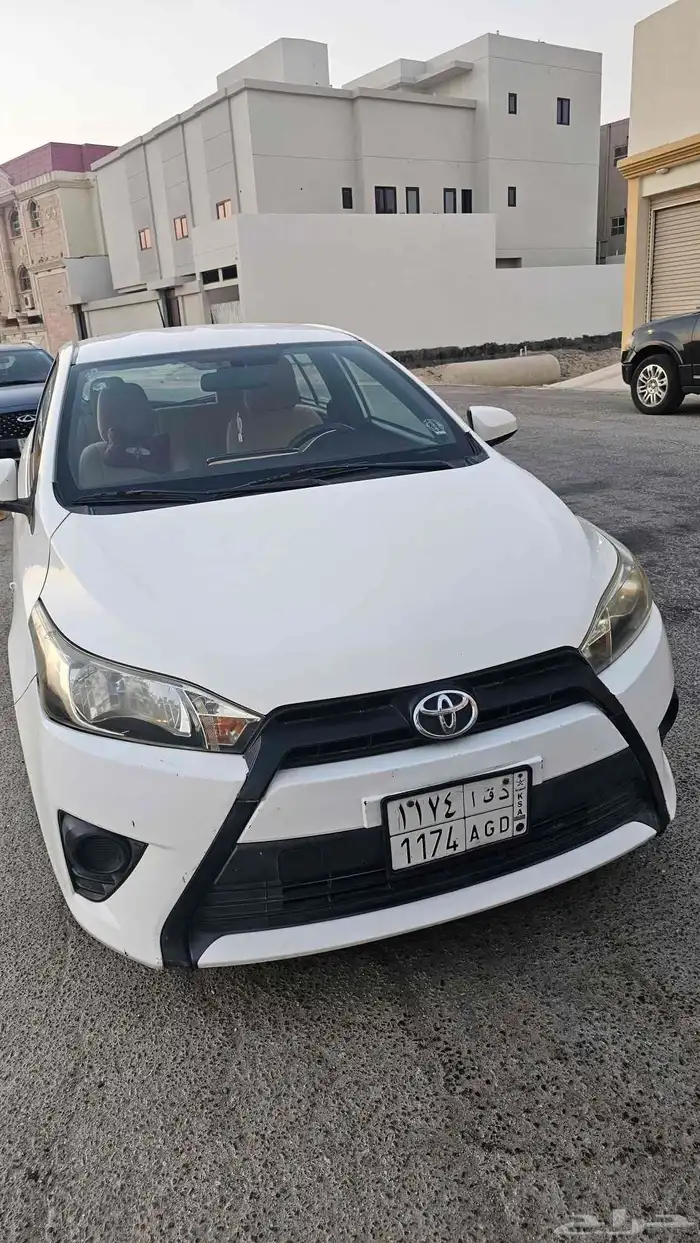 تويوتا يارس هاتشباك 2015 2