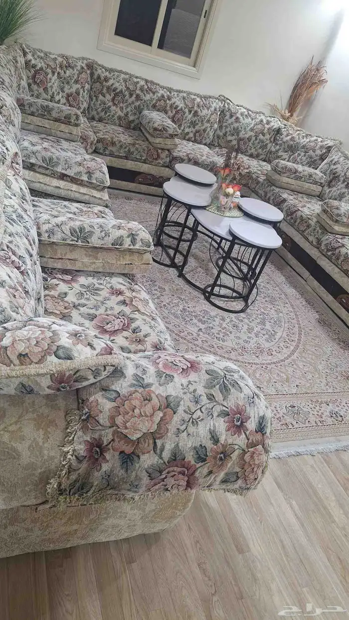 كنب تفصيل أتراك نظيف يتسع ل 15 شخص ع شكل حرف Uللبيع المستعجل 1