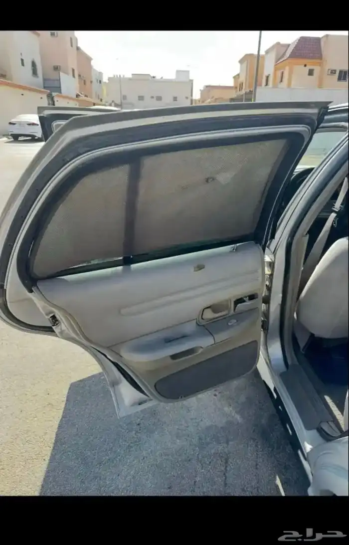 فورد فكتوريا 1998 10