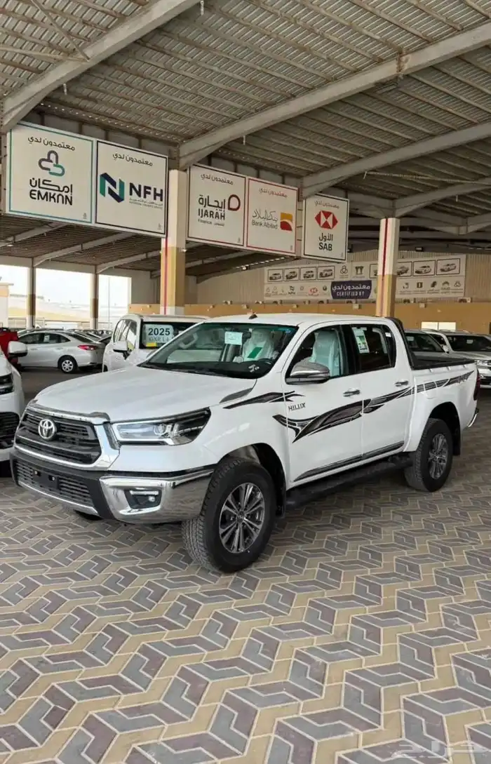 هايلوكس 2025 تماتيك بنزين سعودي ( باقل سعر ) 3