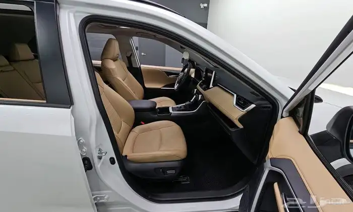 Toyota RAV4 Hybrid 2.5 4WD Limited 13