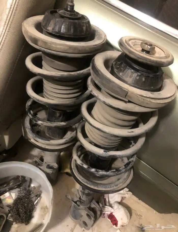 للبيع قطع غيار كابرس ولومينا من 2000 إلى 2006 33