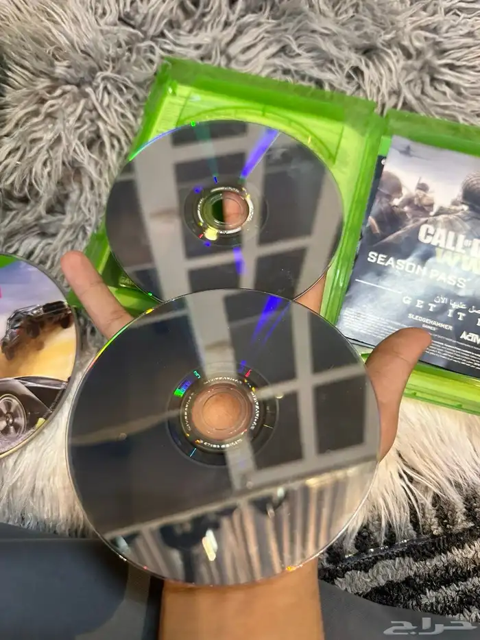 اكس بوكس ون جديد سليم شغال مع أسلاكه و ثلاث اشرطه 7