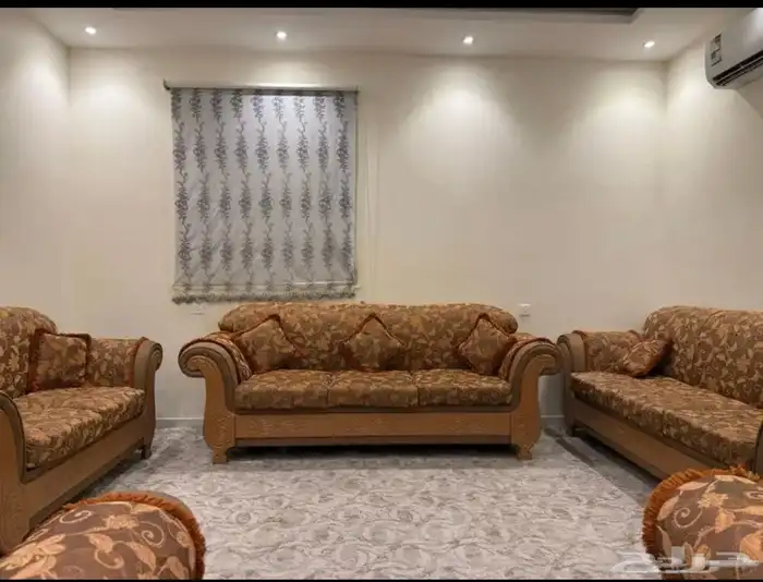 كنب خمس قطع للبيع 0