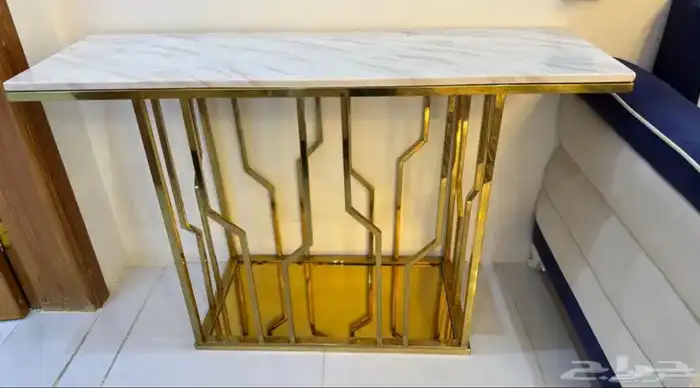 طاولة كبيرة مع طاولات خدمة و طاولة استقبال جميعها رخام 5