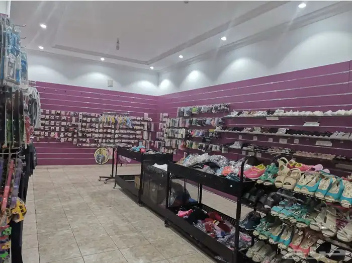 اغرض ومستلزمات محل ملابس واكسسوارات لوح خشب جداري وستاندات 7