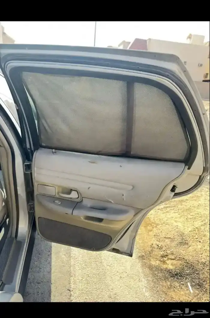 فورد فكتوريا 1998 9