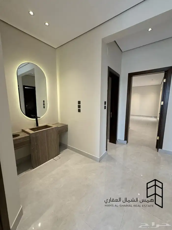 للبيع فيلا روف حي الاخضر 6