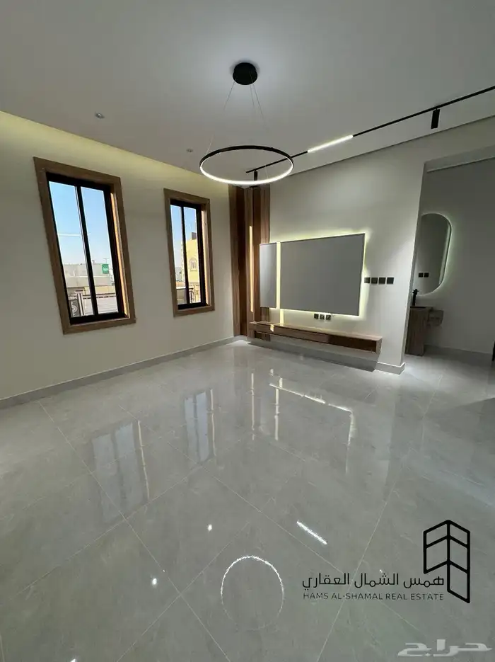 للبيع فيلا روف حي الاخضر 10