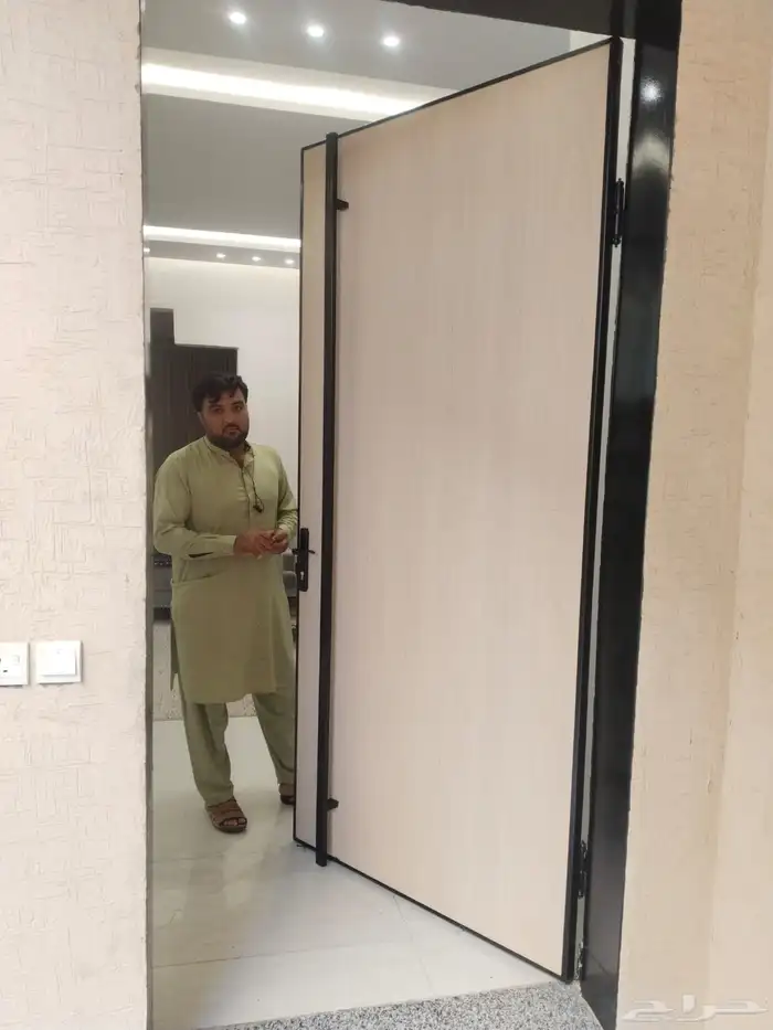 باب كلادينج المنيوم باب حديد سندوتش بينل ابواب المنيوم باب 2