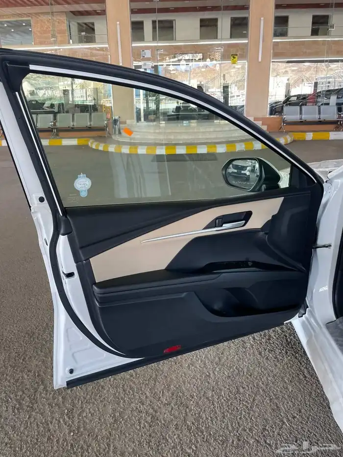 تويوتا كامري 2025 ستاندر هايبرد 9