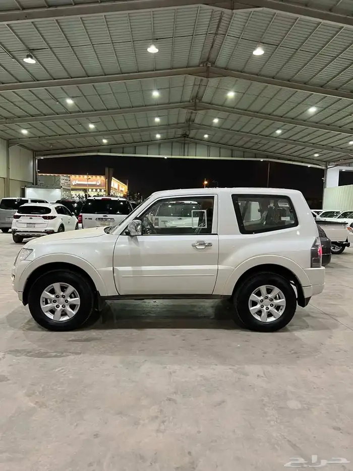 للبيع باجيرو 2020 سعودي باب واحد مكينه 3.8 6V 7