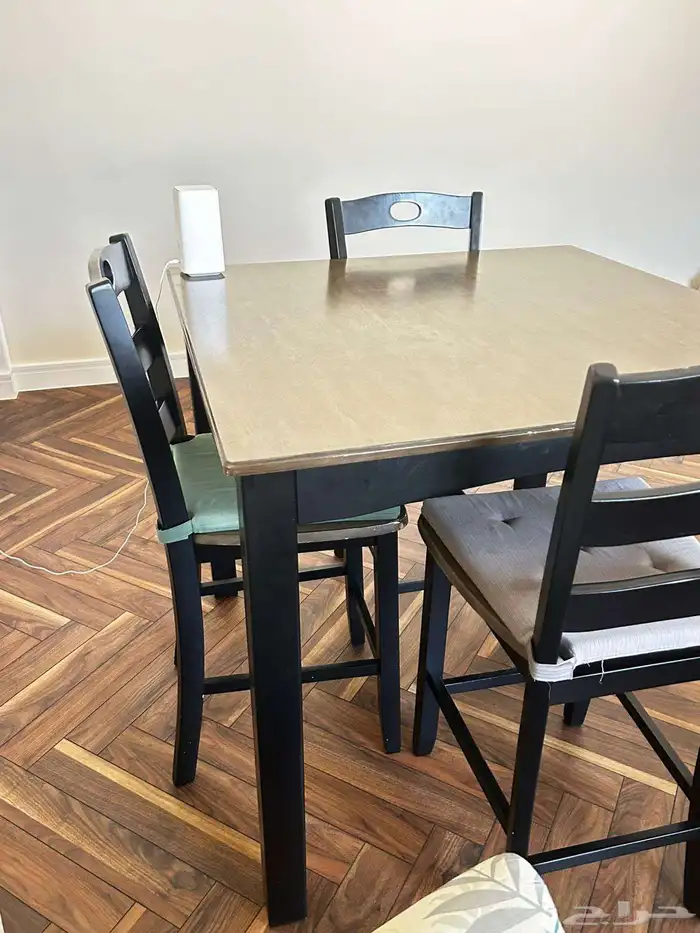 للبيع سفرة طعام بحالة جيدة 0