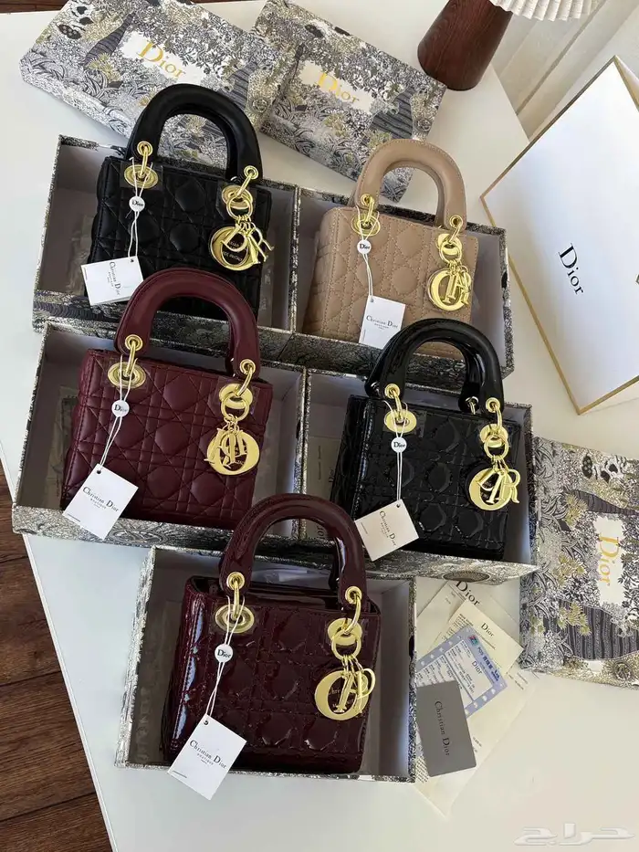 شنطة ديور الاكثر طلبآ توفرت من جديد 0