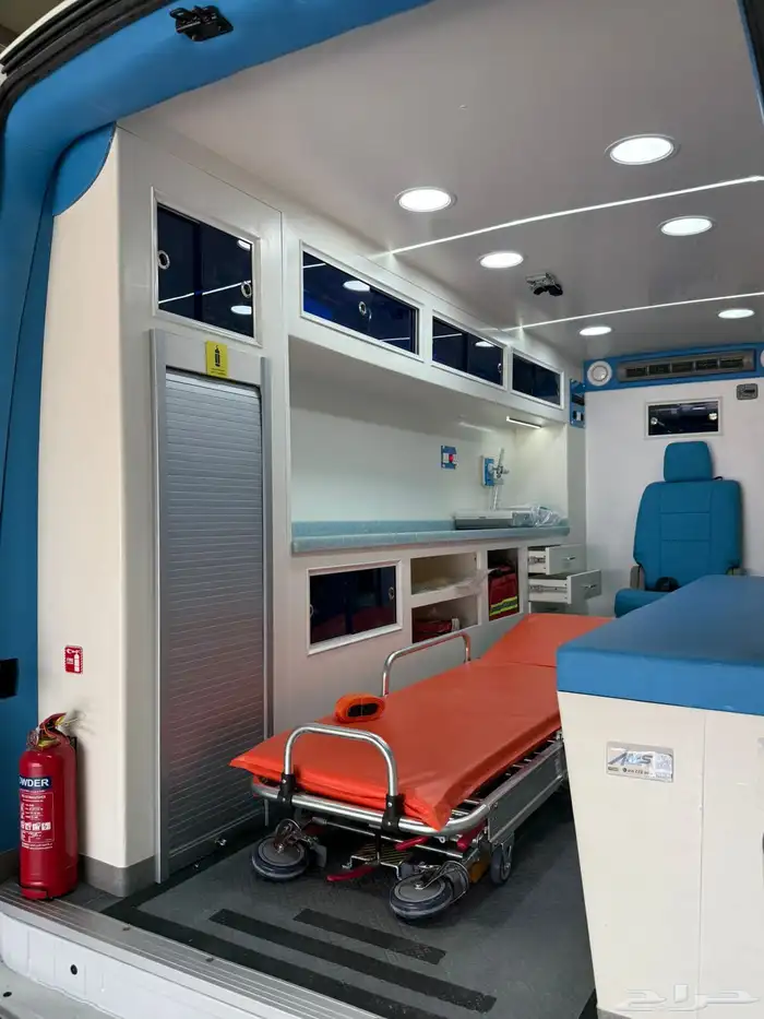 تجهيز و توريد سيارة إسعاف فوتون 5