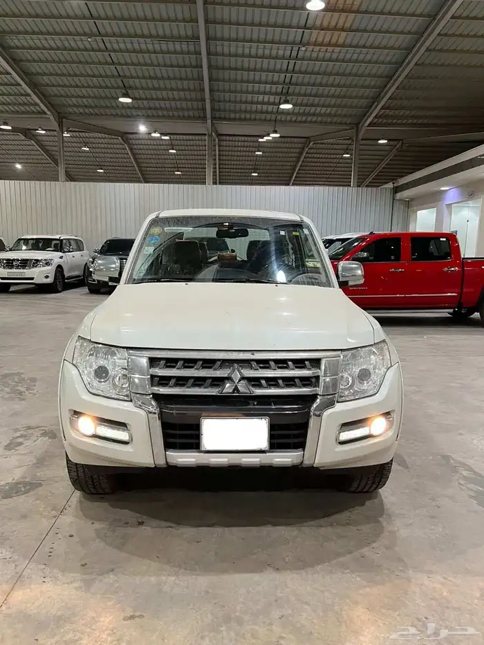 للبيع باجيرو 2020 سعودي باب واحد مكينه 3.8 6V 0