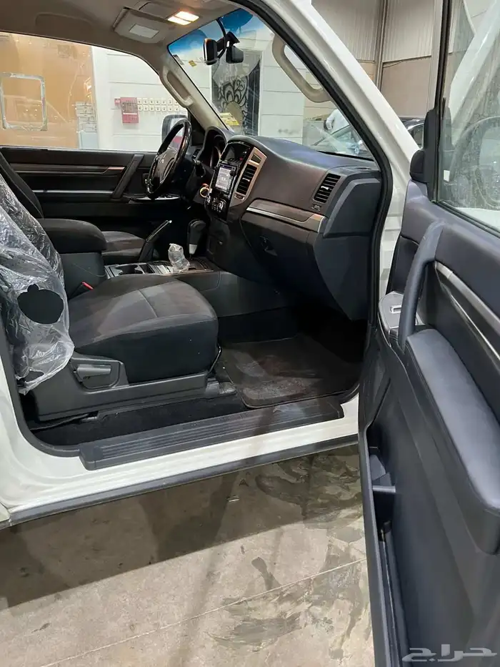 للبيع باجيرو 2020 سعودي باب واحد مكينه 3.8 6V 12