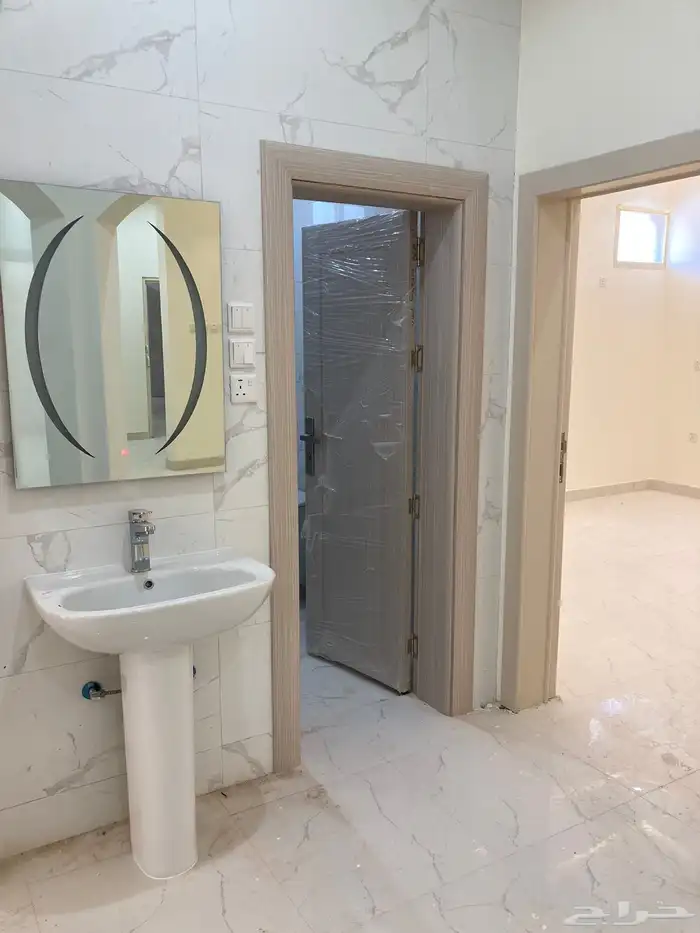 فيلا بثلاث شقق وسعر منافس 0