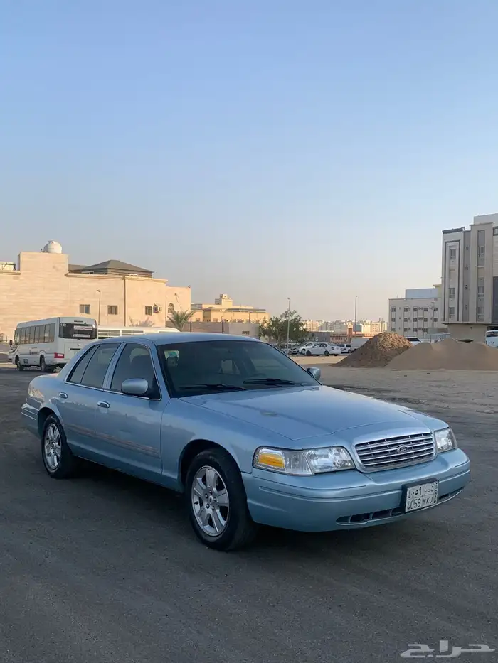 فورد فكتوريا 2011 1