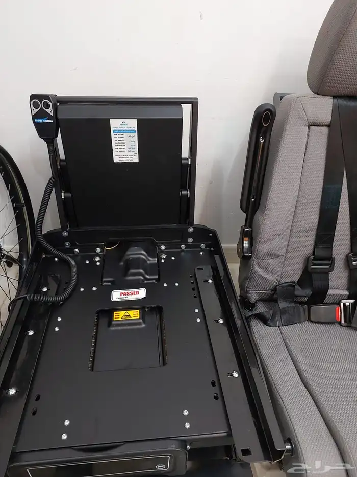 كرسي سيارة متحرك كهربائي ل كبار السن و احتياجات خاصة و الهمم 7