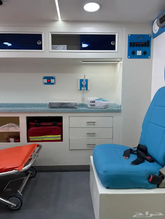 تجهيز و توريد سيارة إسعاف فوتون 4