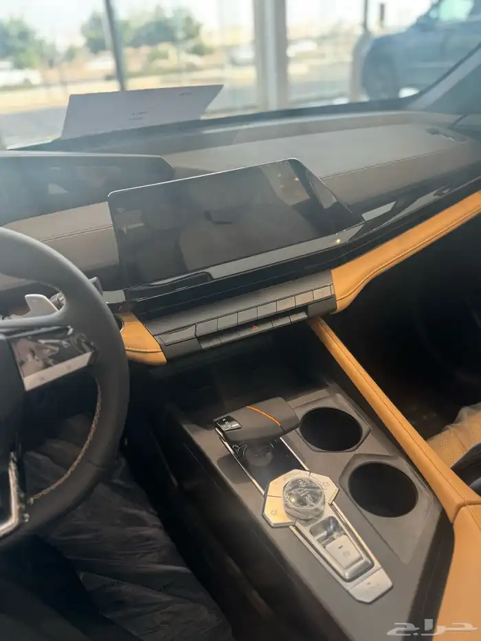 عرض شهر نوفمبر على يوني في ايليت 2