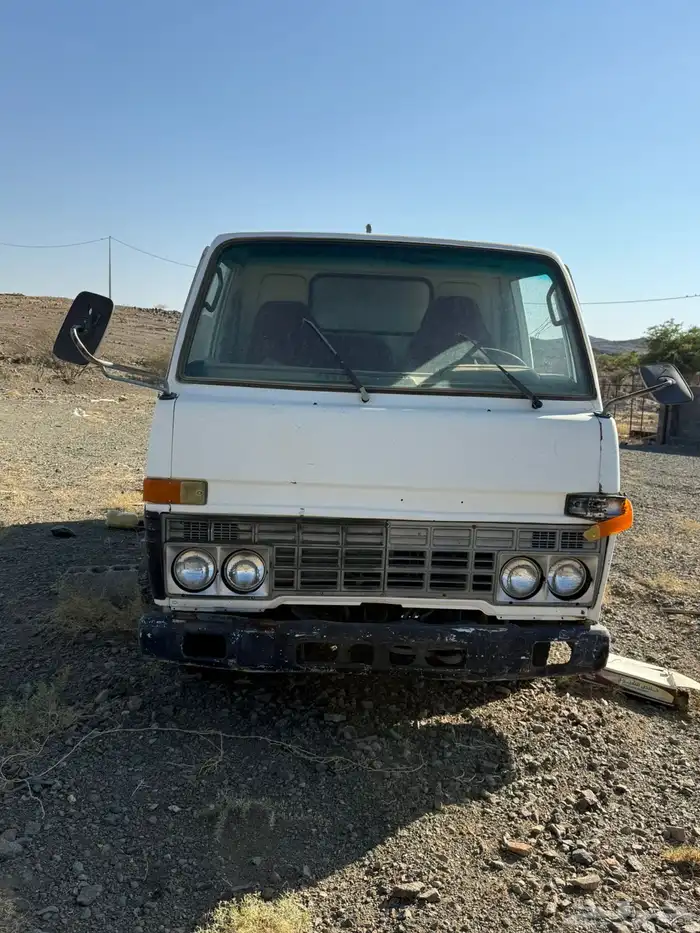 للبيع وايت تايوتا موديل 84 بدون اوراق مسقط 2