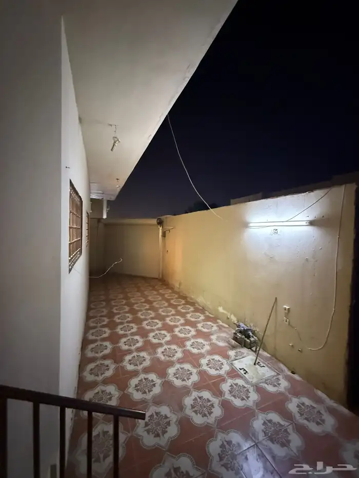 دور ارضي للإيجار طويق 1