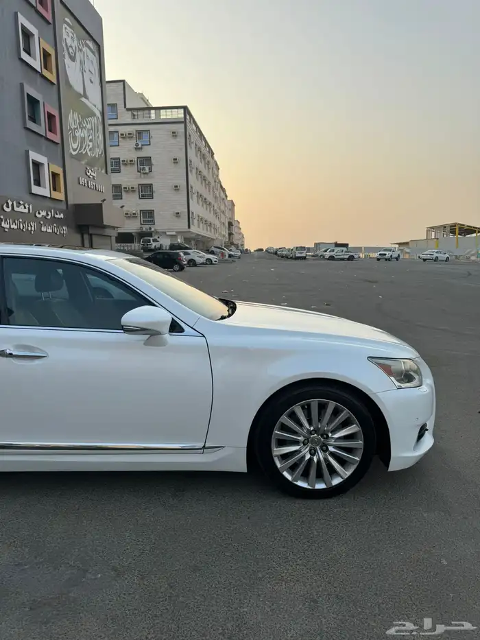 لكزس LS 460 2015 4