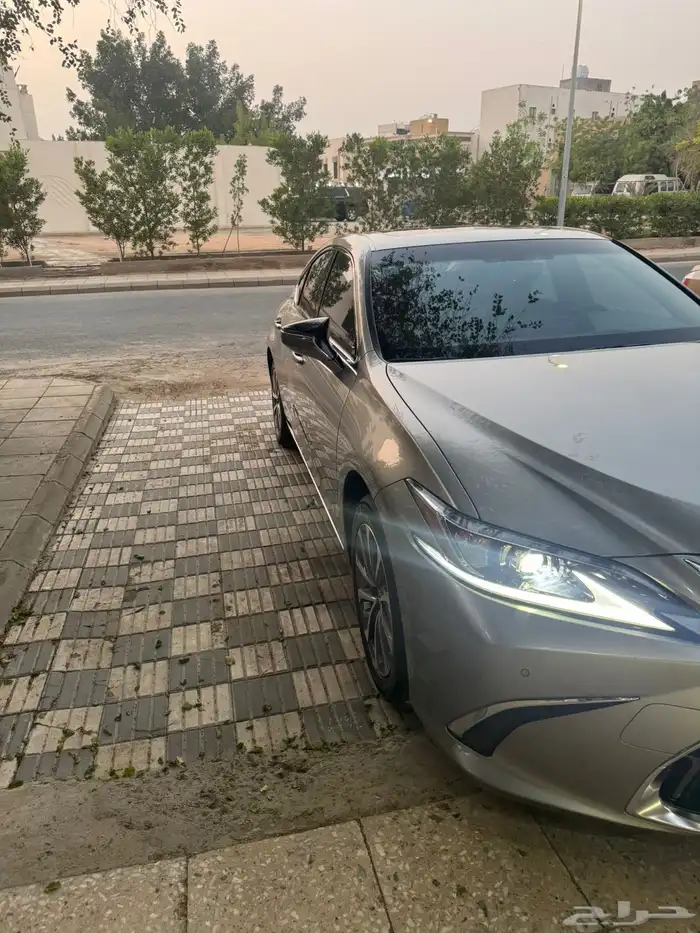 لكزس H 300 هايبرد 1