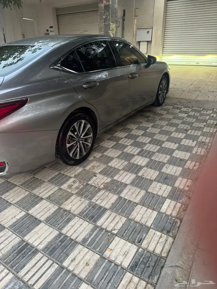 لكزس H 300 هايبرد 4