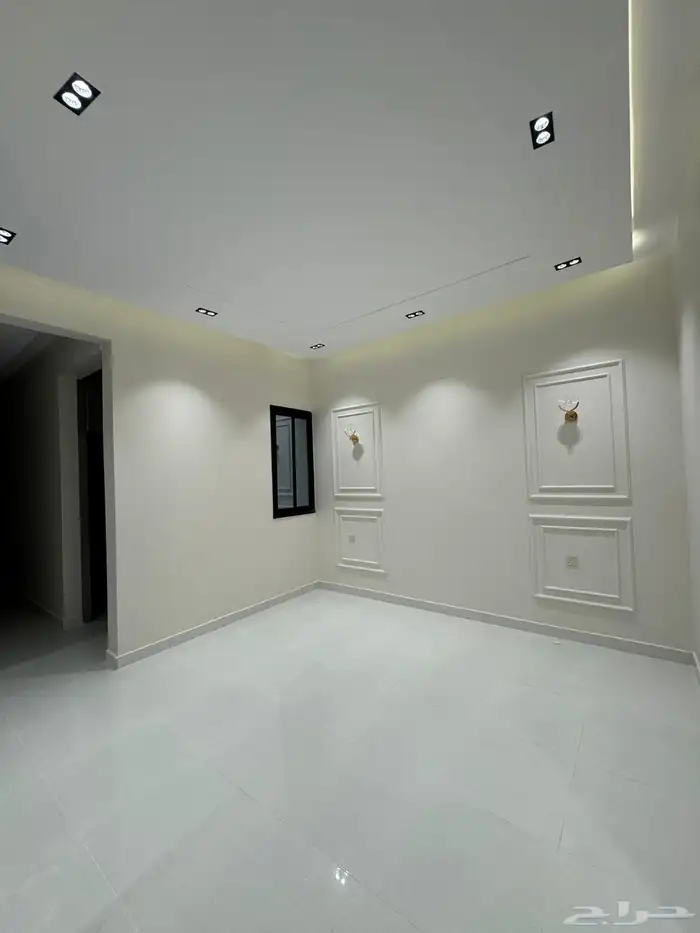 ادوار ارضيه بمدخل سياره vip حي التحليه 570 الف فقط 11