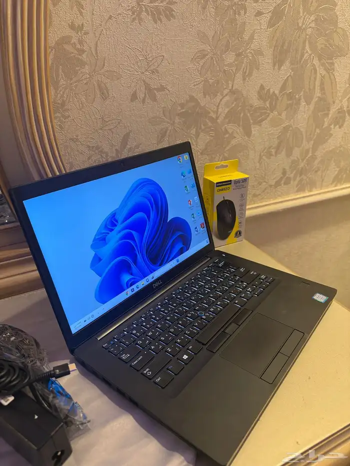 لابتوب يجي معه شنطه شاحن وماوس 2