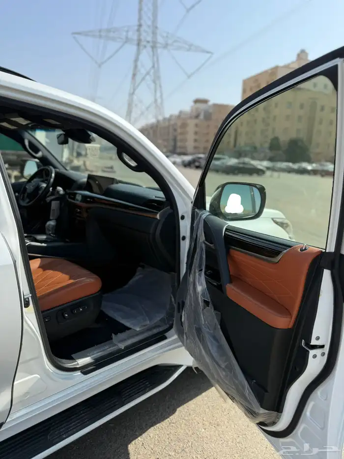 جيب لكزس بلاك ادشن 2019 32