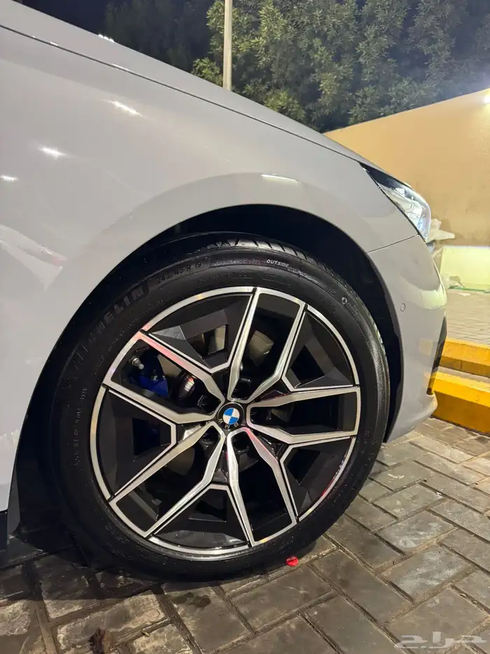 كفرات وجنوط BMW 520i موديل 2025 شبه جديد نظيف جد ا 0