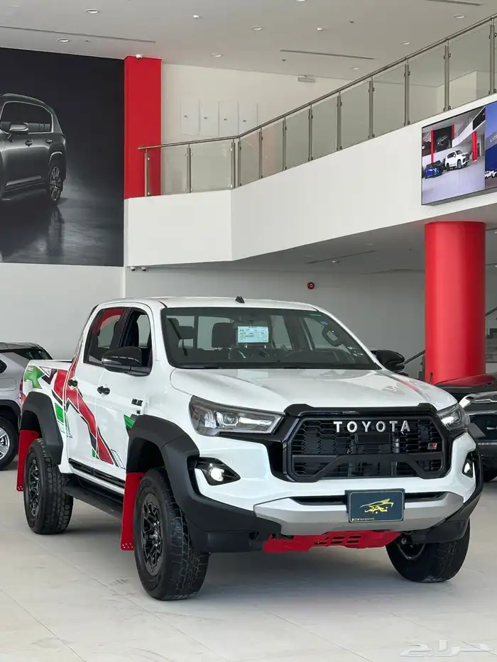 تويوتا هايلوكس GR رالي بنزين 6 سلندر موديل 2025 0