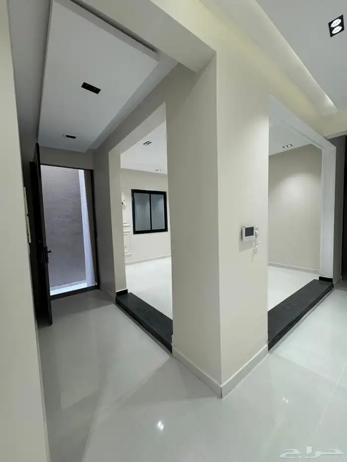 ادوار ارضيه بمدخل سياره vip حي التحليه 570 الف فقط 10