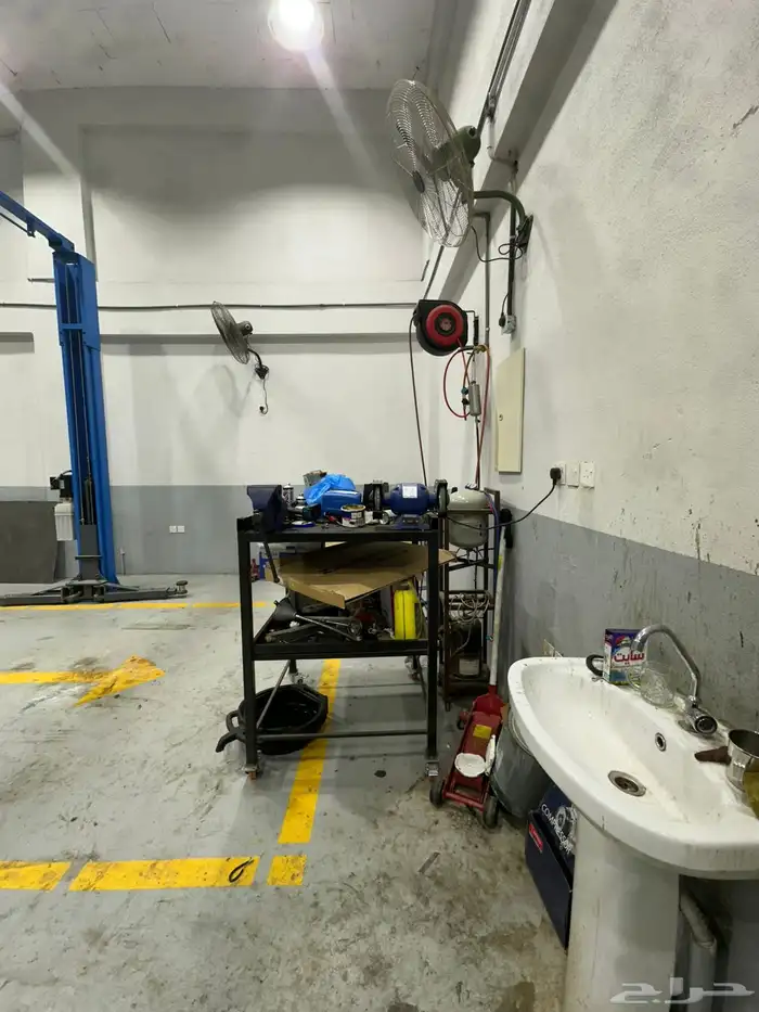 ورشة صيانة سيارات للتقبيل 1