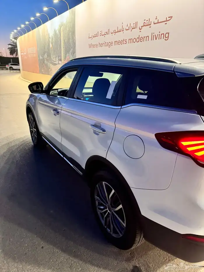 جيلي ازكارا 2021 9