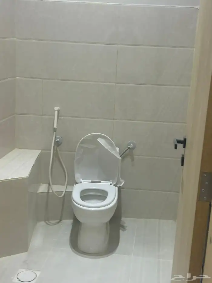 فرصه لاصحاب شركات حوش لإيجار 4