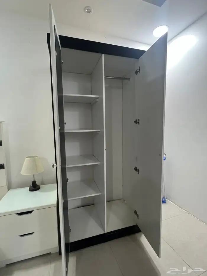 دولاب ملابس وسرير وكومدينا 0