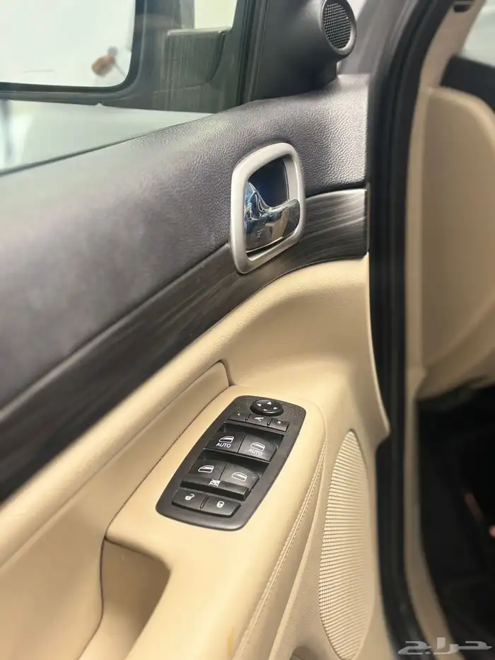 قراند شيروكي V6 - 2019 20