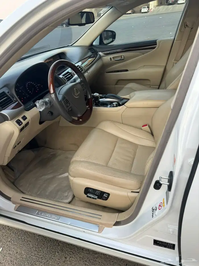 لكزس LS 460 2015 14