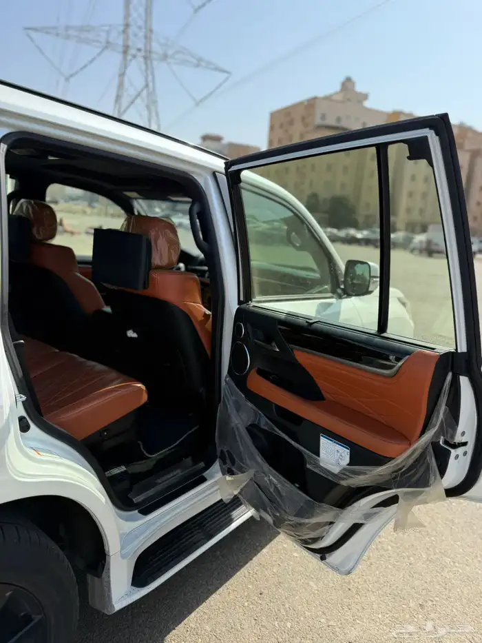 جيب لكزس بلاك ادشن 2019 35