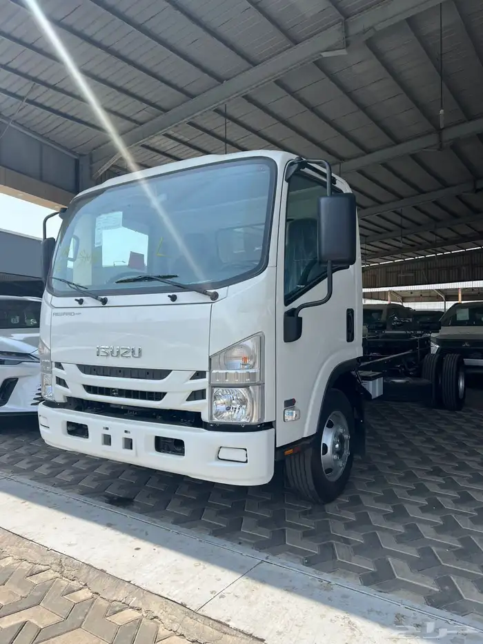 ايسوزو دينا 2025 ياباني 3 4 5 6  طن وارد العيسي 1