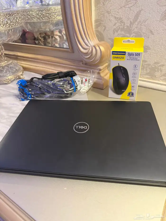 لابتوب يجي معه شنطه شاحن وماوس 4
