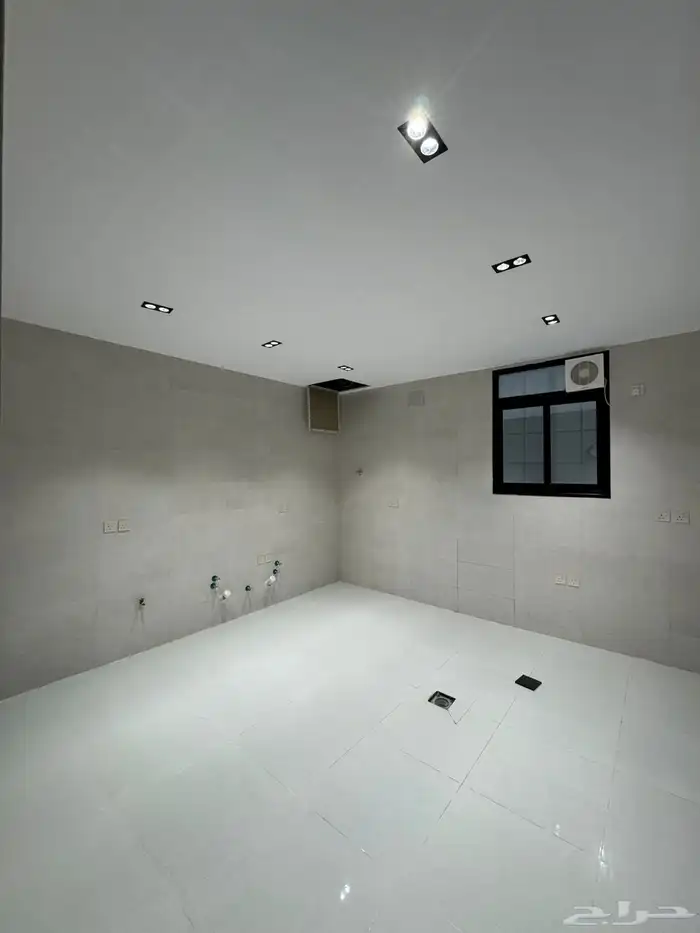 ادوار ارضيه بمدخل سياره vip حي التحليه 570 الف فقط 7