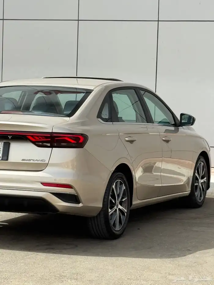 جيلي امجراند 7 فل كامل السعر 31000 الف 6