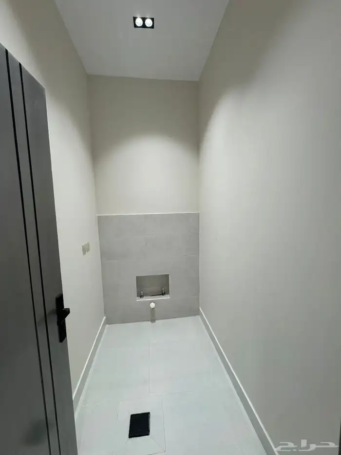 ادوار ارضيه بمدخل سياره vip حي التحليه 570 الف فقط 6