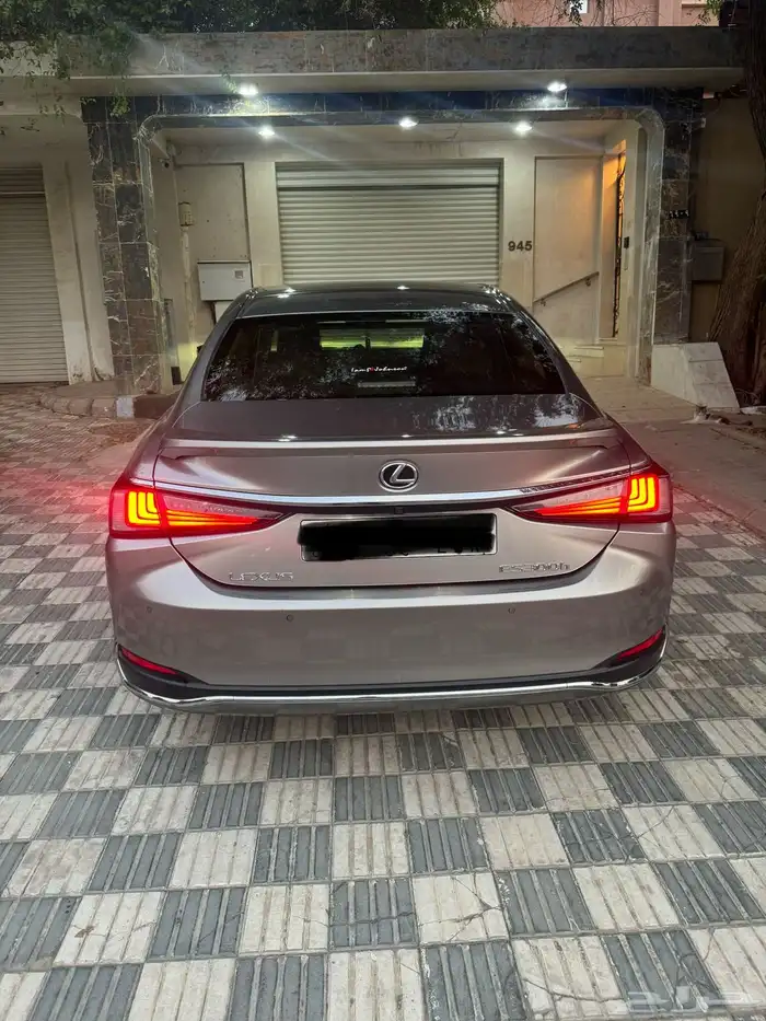 لكزس H 300 هايبرد 2